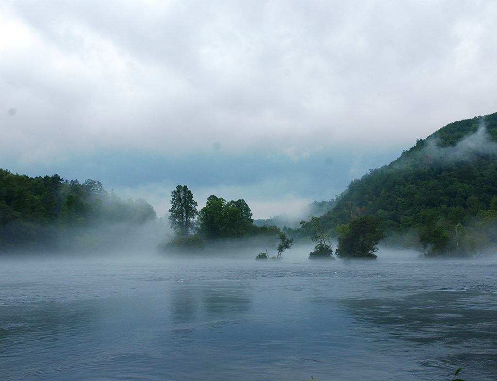 Dive Into Nature’s Embrace: Exploring Tennessee’s Hiwassee Scenic River