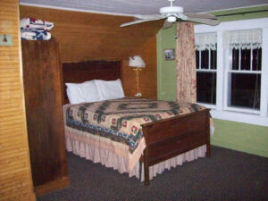 Bedroom OldTennessee 1024x767 1