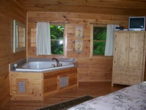 creekside melodies jacuzzi