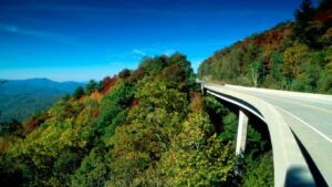 Main Street To Mountains 13 F528c86f 3f94 47b8 ad1e 2b3fc50296ee tenb4bff3d886a4b54ec